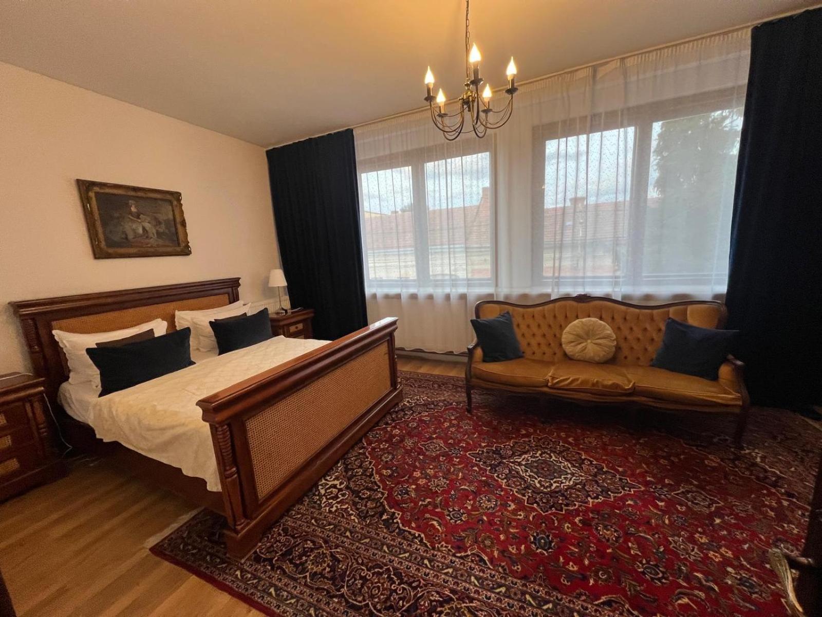 Casa Negustorului Hotel Deva Buitenkant foto