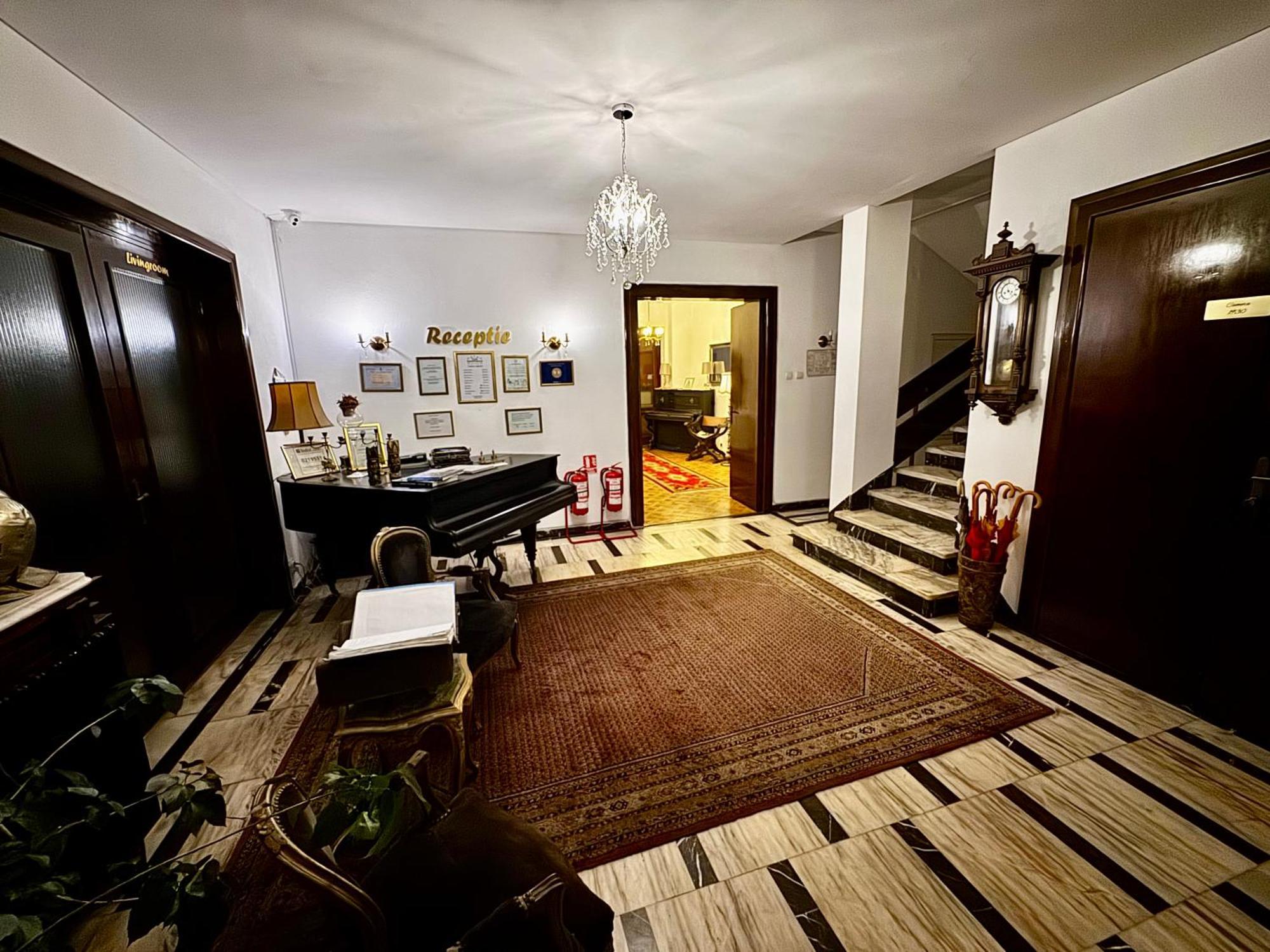 Casa Negustorului Hotel Deva Buitenkant foto