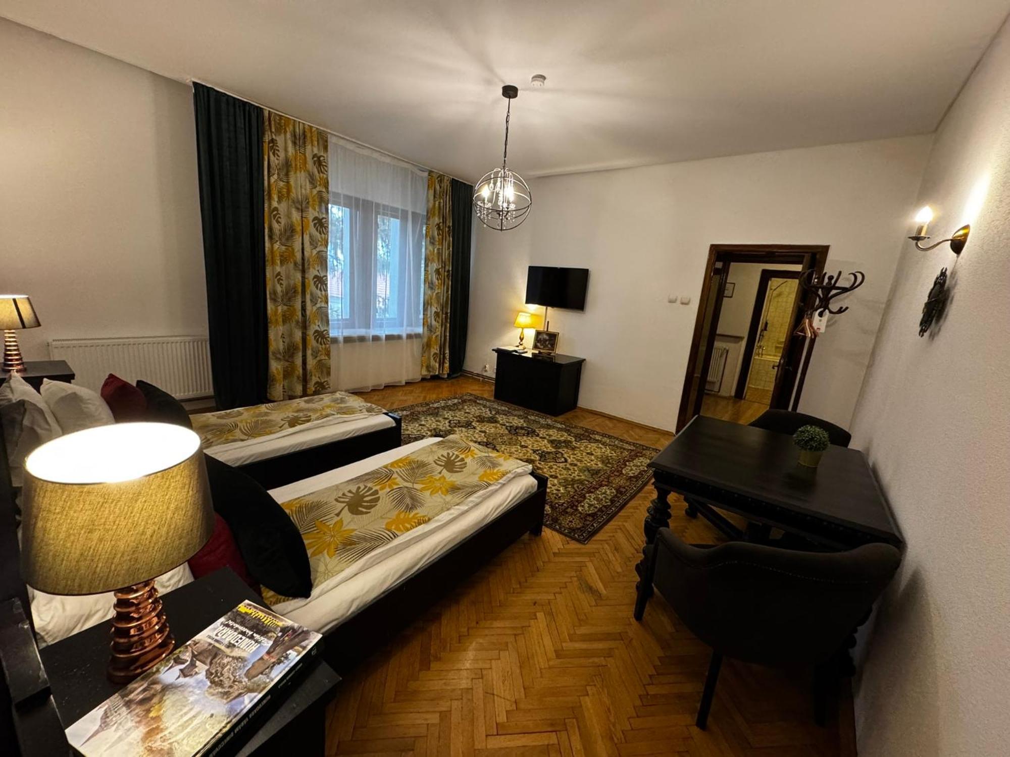Casa Negustorului Hotel Deva Buitenkant foto