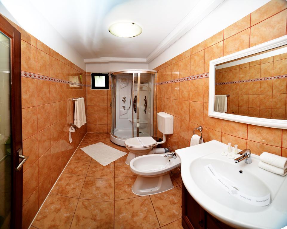 Casa Negustorului Hotel Deva Buitenkant foto