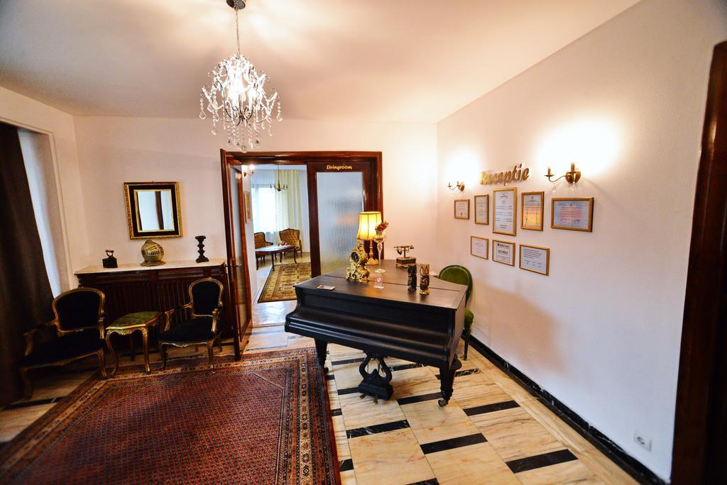 Casa Negustorului Hotel Deva Buitenkant foto