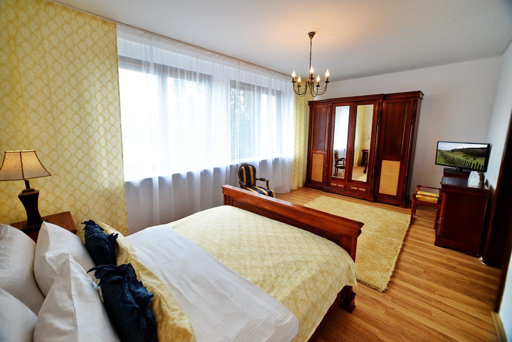 Casa Negustorului Hotel Deva Buitenkant foto