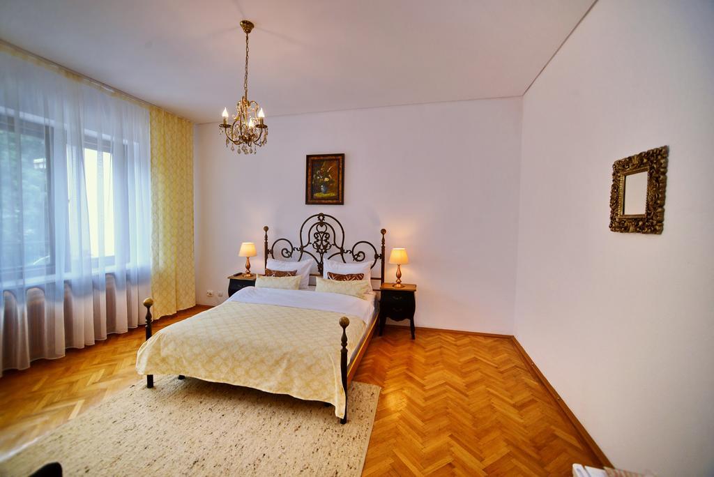 Casa Negustorului Hotel Deva Buitenkant foto