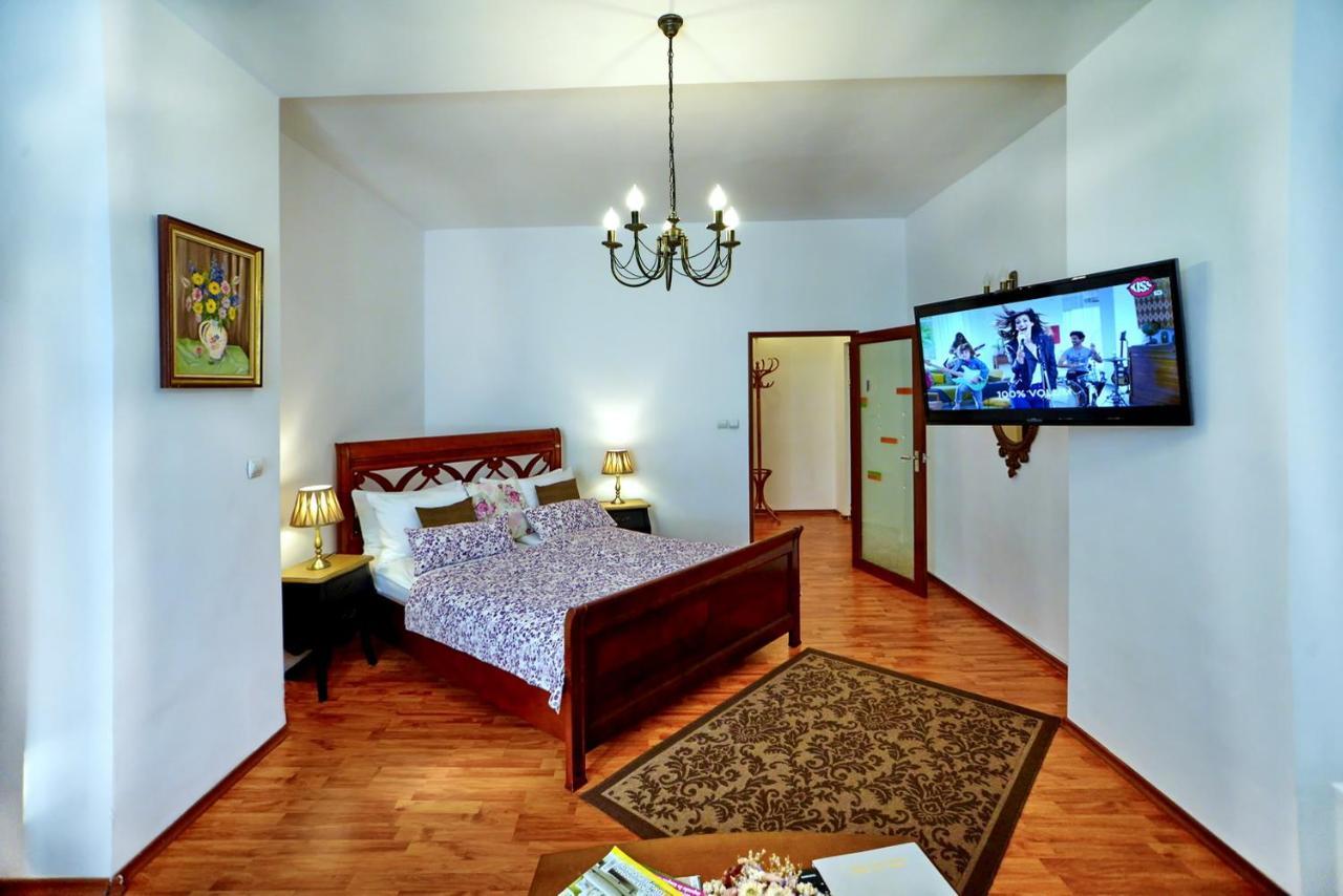 Casa Negustorului Hotel Deva Buitenkant foto