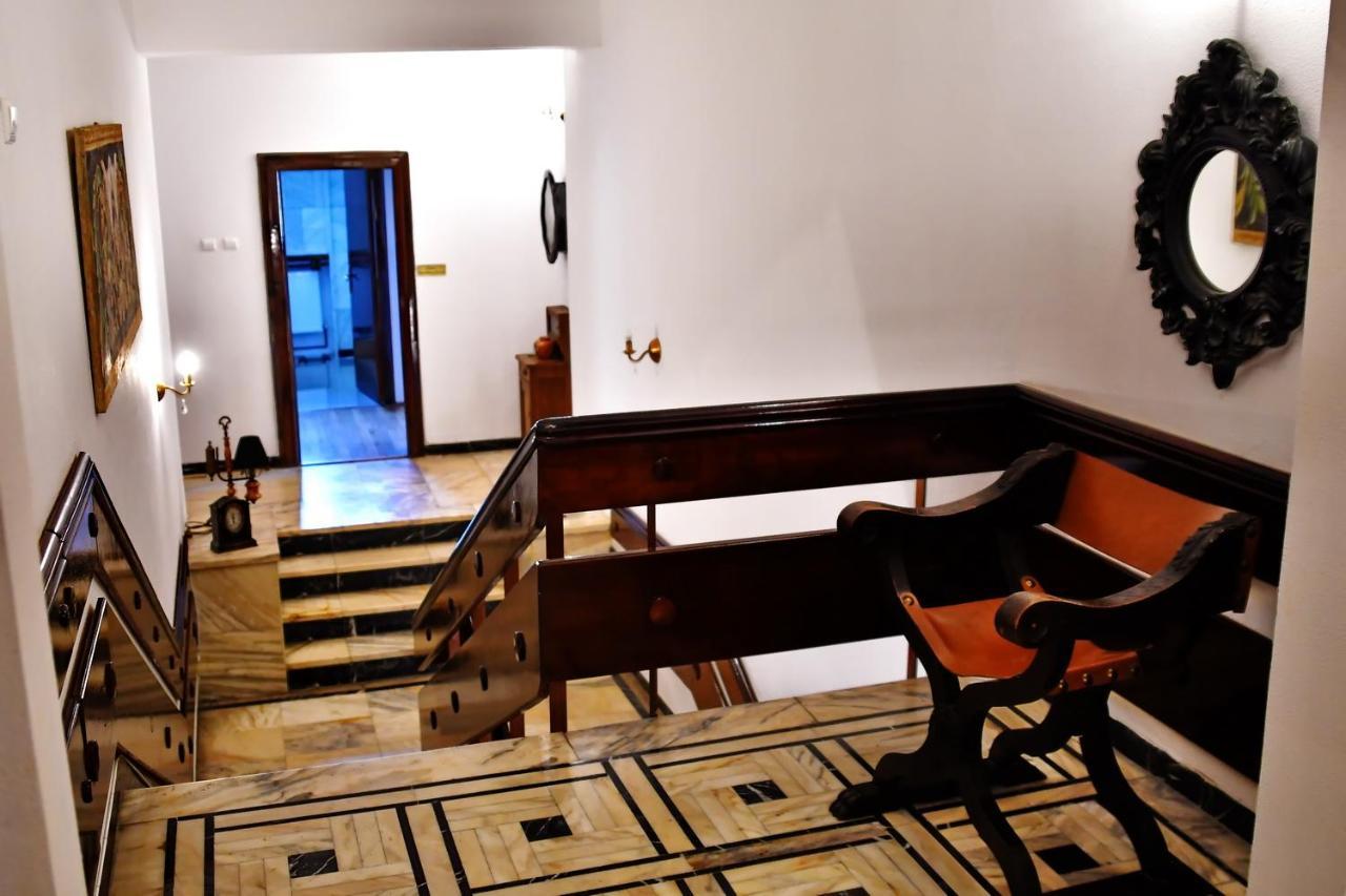 Casa Negustorului Hotel Deva Buitenkant foto