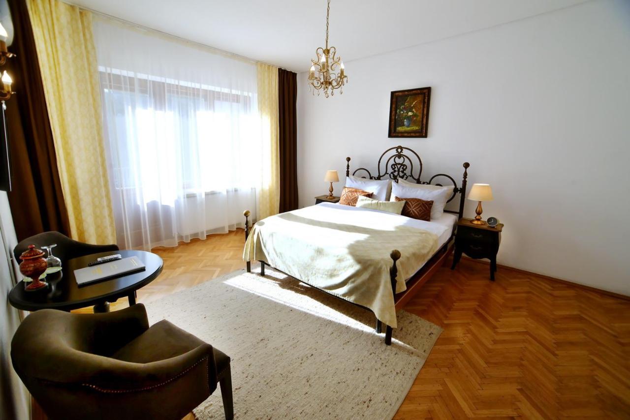 Casa Negustorului Hotel Deva Buitenkant foto