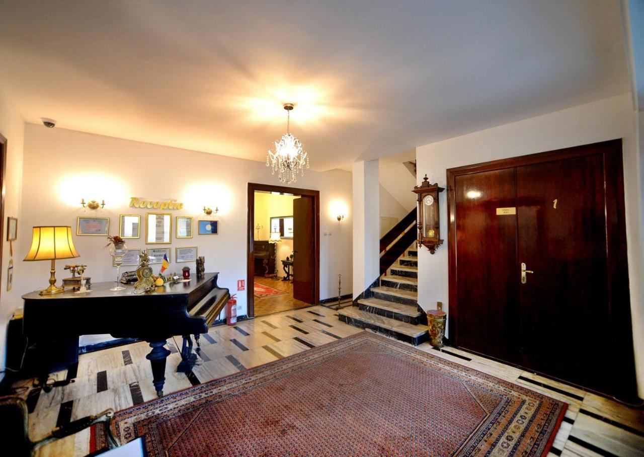 Casa Negustorului Hotel Deva Buitenkant foto